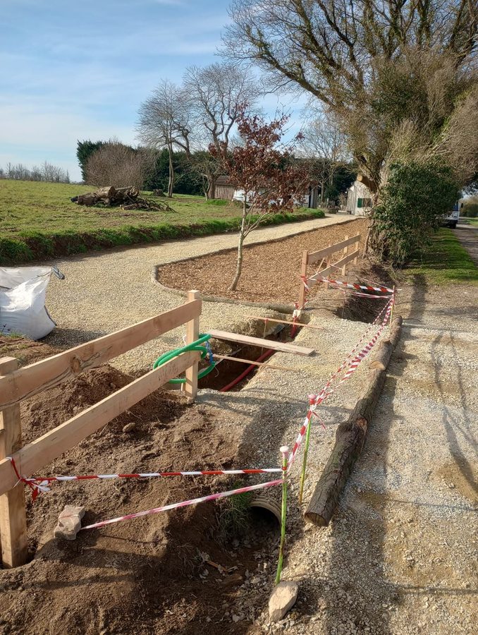 Mur de soutènement avec drain